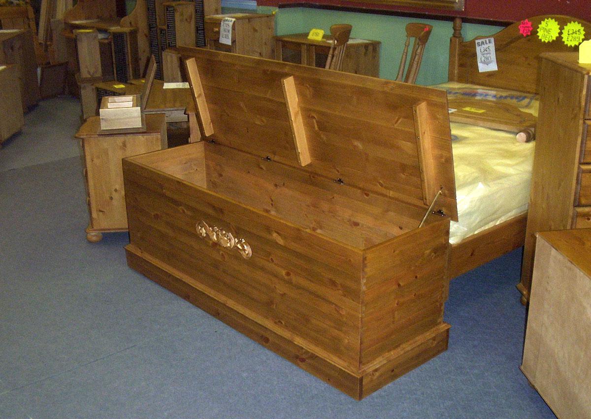 Pine Blanket Boxes