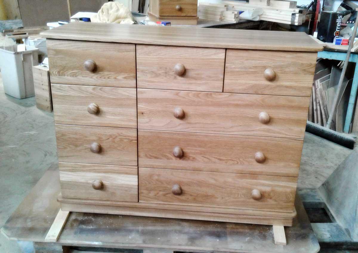 9 Drawer Oak Chest of Drawers