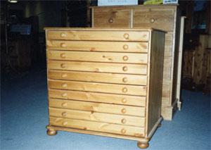 Special Artists 10 Drawer Pine Chest
